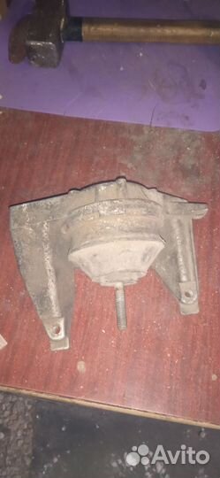 Подушка двигателя audi А6 c4