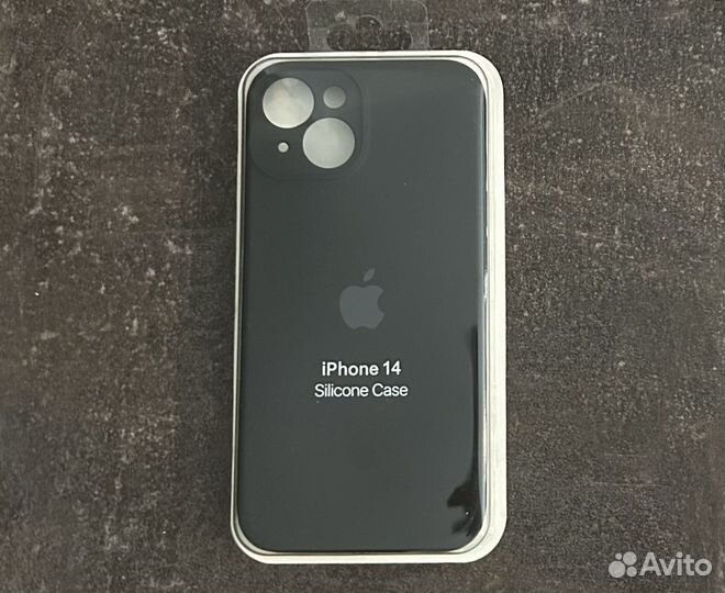 Чехол на iPhone 14