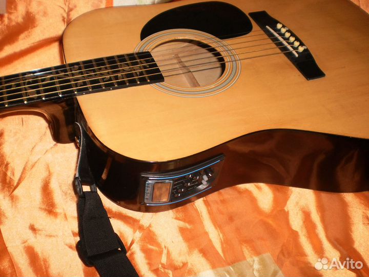 Эл/акустическая гитара 