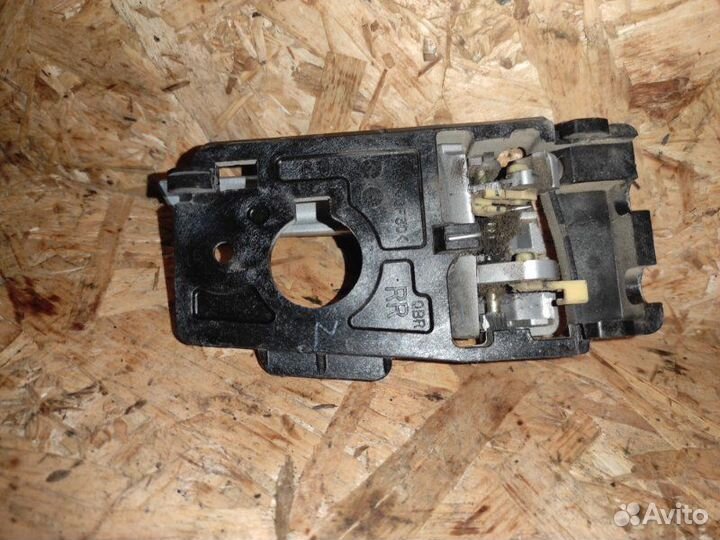 Ручка двери внутренняя задняя правая Kia Rio QB