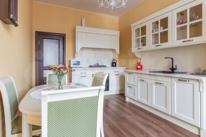 2-к. квартира, 76 м², 1/5 эт.