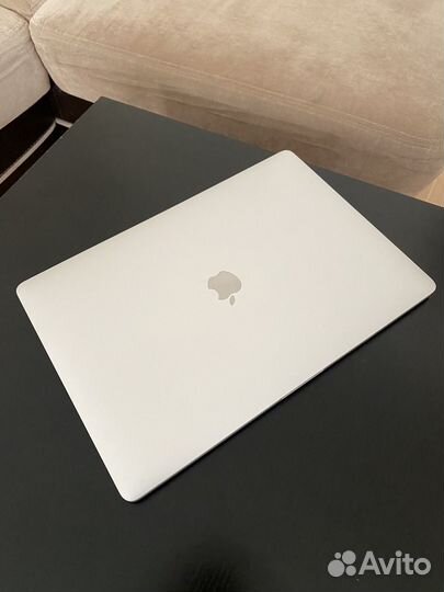 Macbook pro 15 2017 i7 16gb