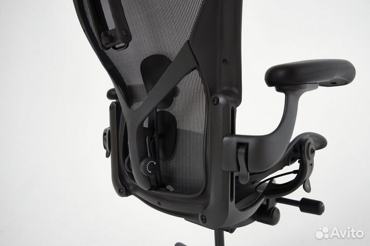 Компьютерное кресло Herman Miller Aeron