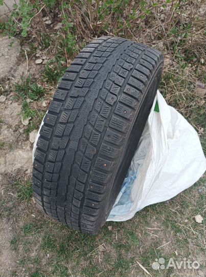 Dunlop SP Winter Ice 07 215/65 R16
