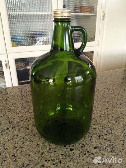 Стеклянные бутыли