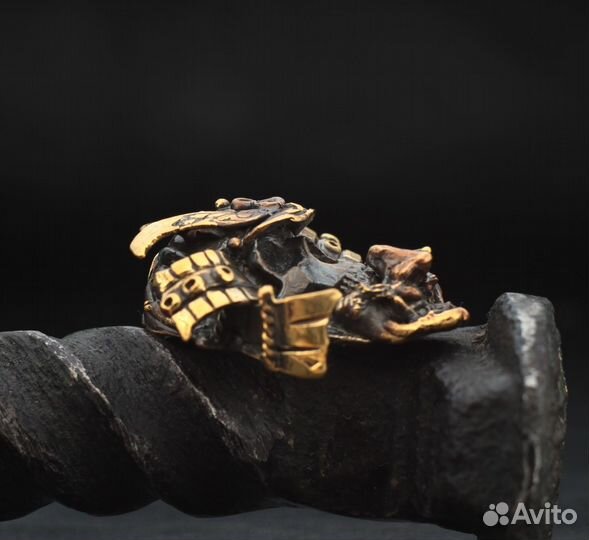 Бусина Темляк Брелок Самурай Шлем Доспехи Сегун