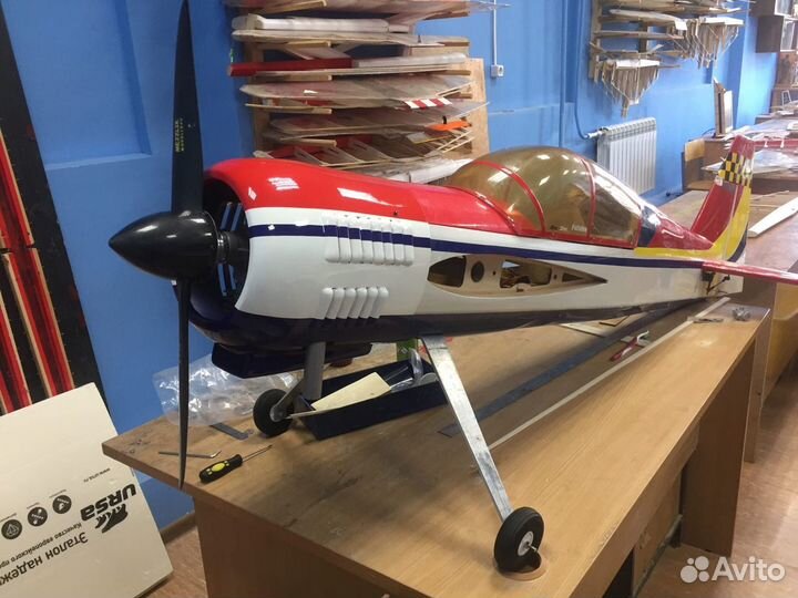 Радиоуправляемая модель самолёта як-54