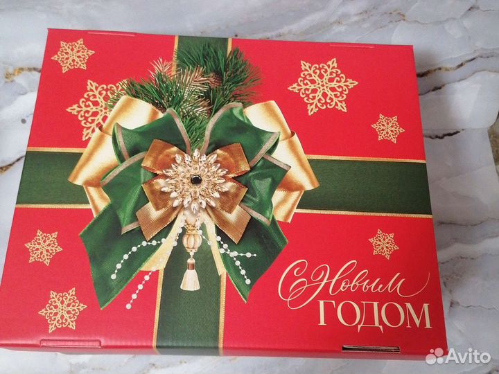 Коробка подарочная новогодняя
