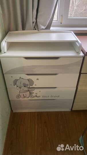 Детская кроватка и комод