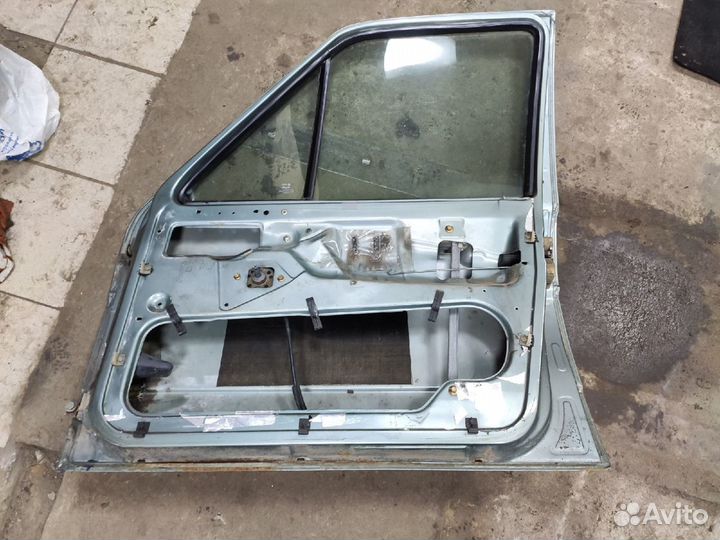 Дверь передняя правая Volkswagen Golf 2