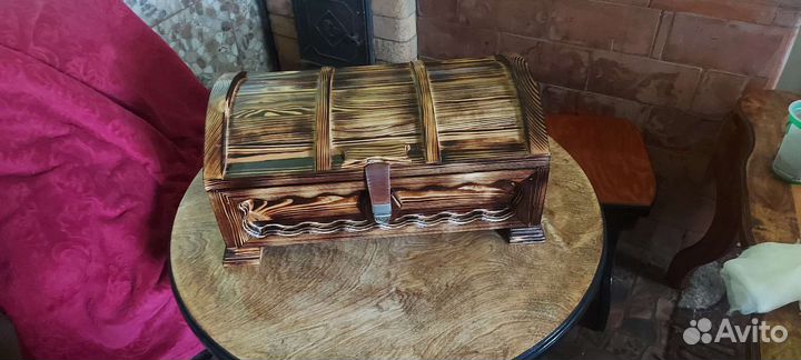 Сундук деревянный