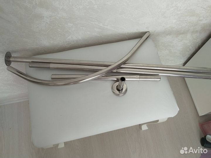 Карниз для шторы ванную