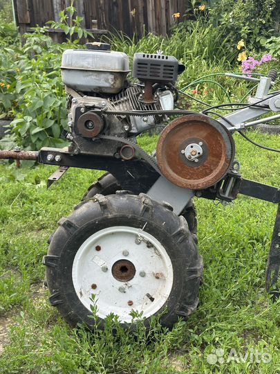 Мотоблок пахарь