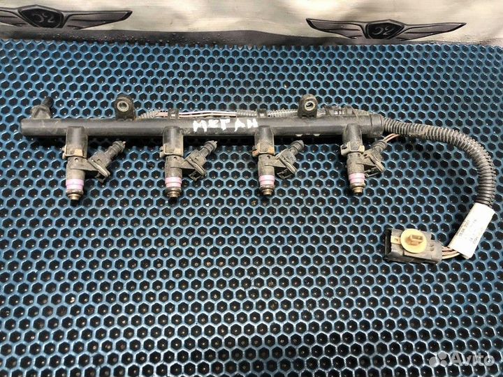 Рейка топливная (рампа) Renault Megane