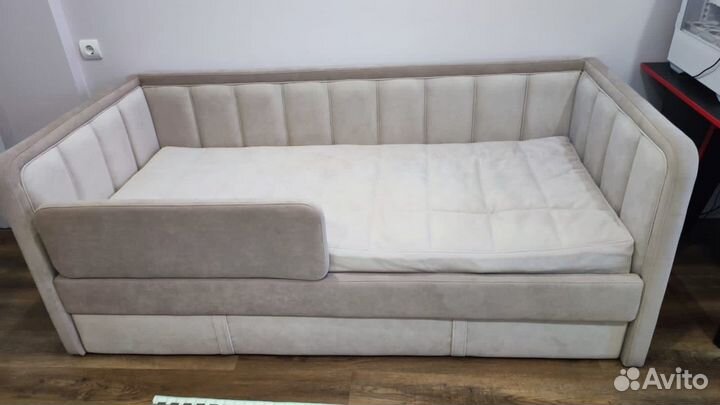 Детская мягкая кровать диван