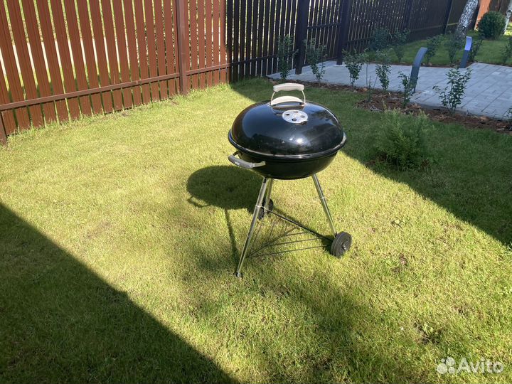 Угольный гриль Weber Compact Kettle 57 см черный