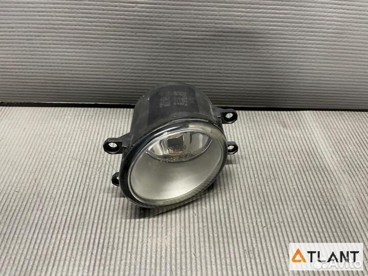 Туманка передняя левая toyota isis