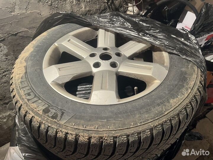 Michelin X-Ice North 235/65 R18