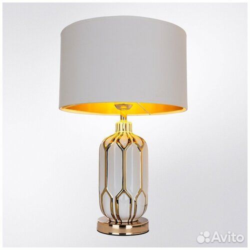 Декоративная настольная лампа