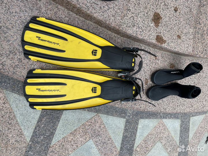 Набор для дайвинга: гидрокостюм, боты, ласты