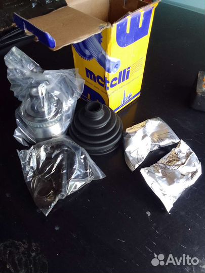 Шруз-Привод левый VW 1.8 AT b5+,шруз