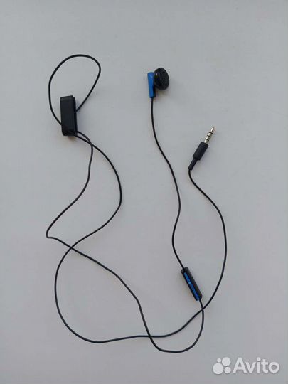 Стандартная гарнитура от PS4 pro