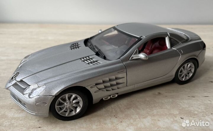 Коллекционая модель Mercedes-Benz SLR mclaren 1:24