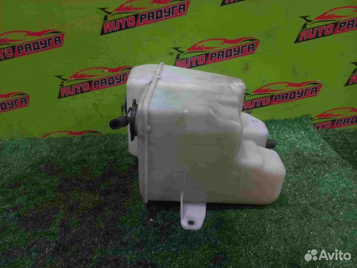 Бачок омывателя toyota AT191G,AT210,AT211,AT211G,AT212,CT190G,CT196V,CT197V,CT198V,CT199V,CT210,CT21