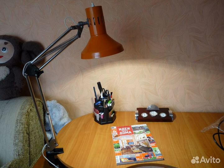 Настольная лампа из металла на струбцине, СССР