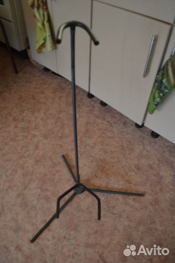 Стойка для гитары