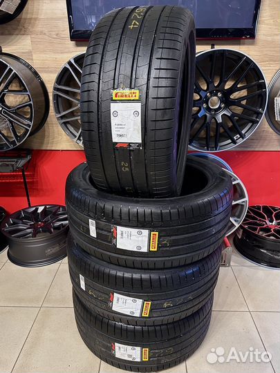 Pirelli Ice Zero FR 275/40 R21 и 315/35 R21 111Y