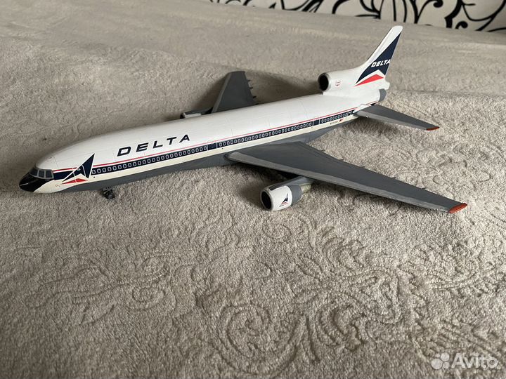 Модель Lockheed L-1011 Delta масштаб 1/144