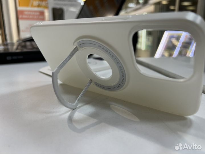 Чехол с магнитом и подставкой iPhone 14 Pro и др