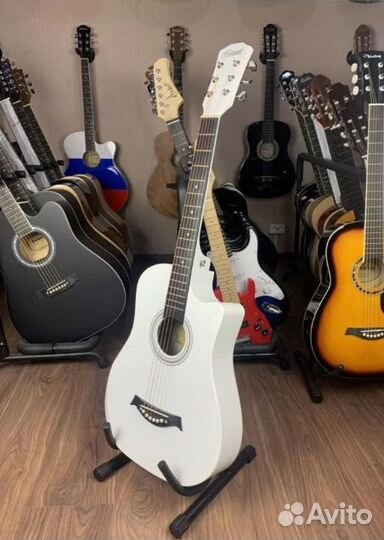 Гитара акустическая Новая