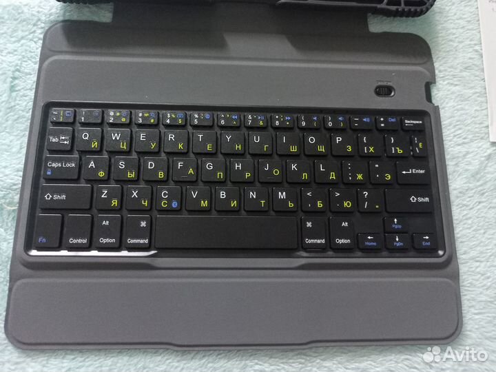 Чехол-клавиатура для iPad