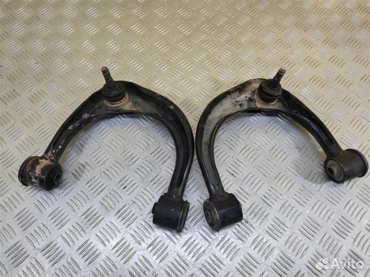 Рычаг передний левый Toyota Hilux (2005-2015) 2.7