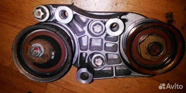 Кронштейн натяжитель грм Opel Saab 2.5-3.2