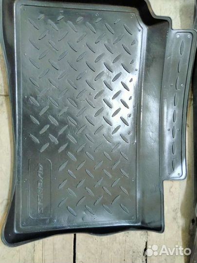 Продам ковры toyota avensis