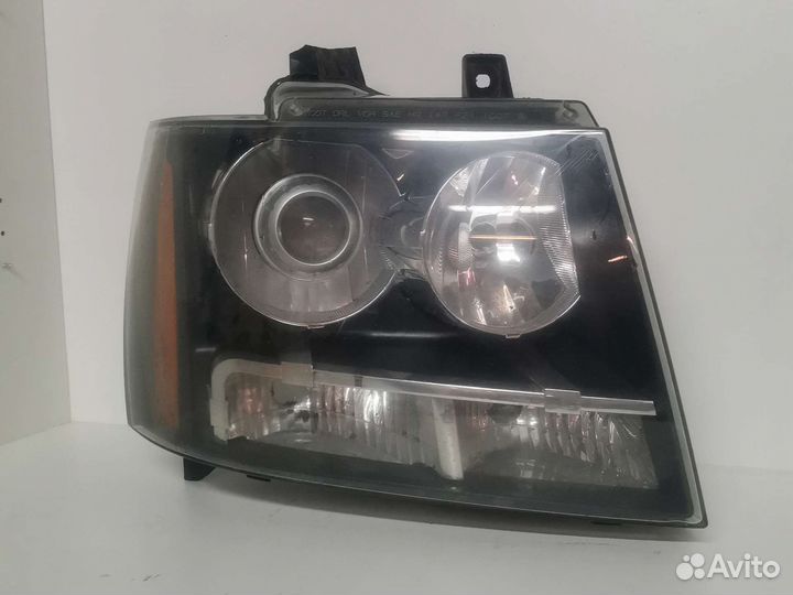 Фара правая Chevrolet Tahoe