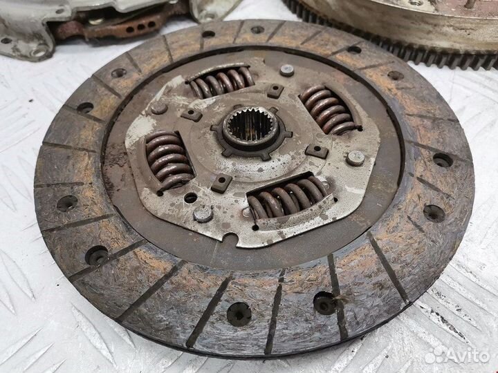 Маховик (демпфер сцепления) для Volkswagen Polo 3