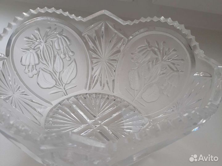 Хрустальная ваза