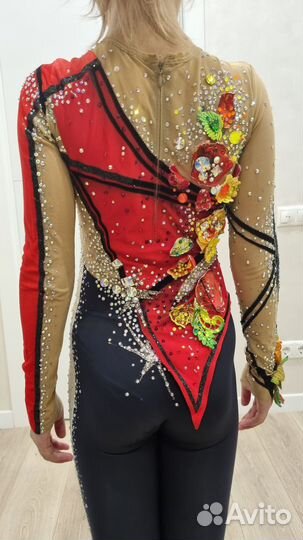 Купальники гимнастические для выступлений, 14 штук