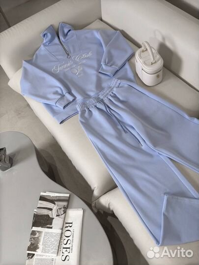 Костюм спортивный