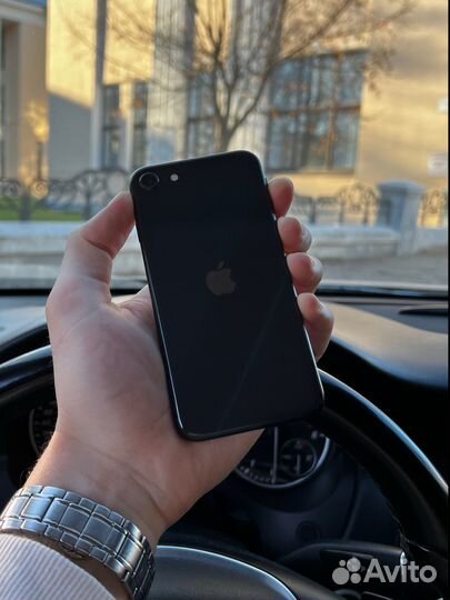 iPhone SE (2020), 128 ГБ