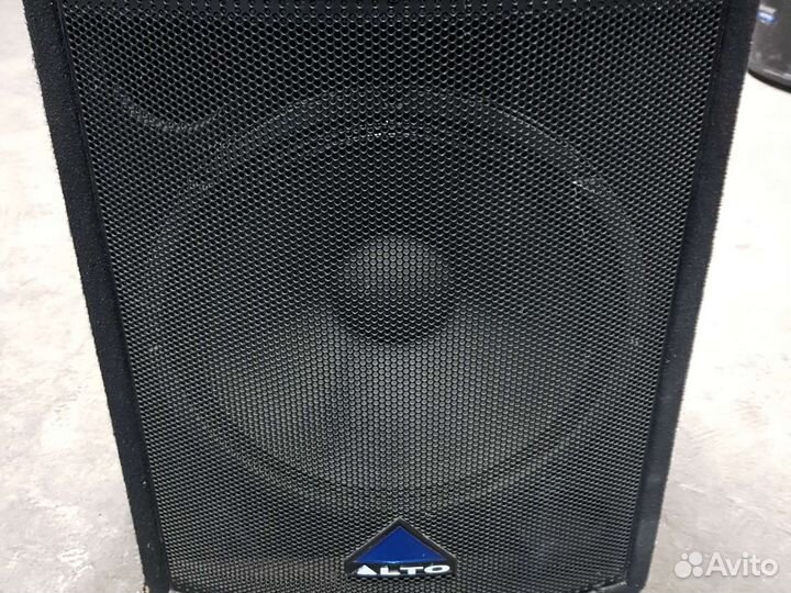 Активный subwoofer Alto Elvis15SA