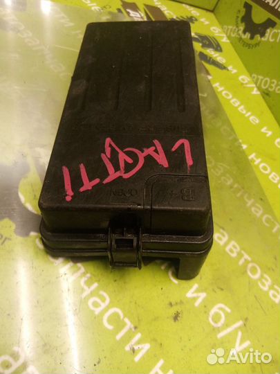 Крышка блока предохранителей Chevrolet Lacetti 1.6