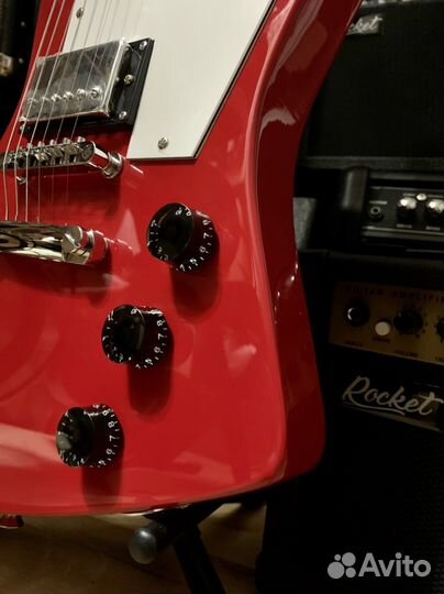 Электрогитара Explorer + Комбоусилитель