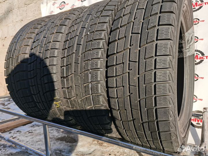 Yokohama Ice Guard IG50+ 215/60 R17