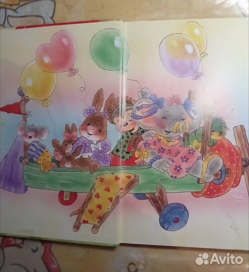Большая красочная детская книга на английском язык