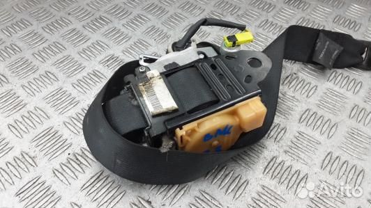 Ремень безопасности с пиропатроном сиденья передне